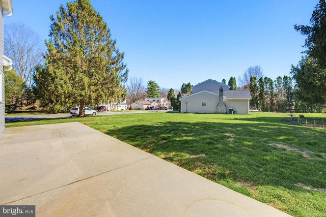 2655 HEMLOCK DR, Columbia, PA 17512