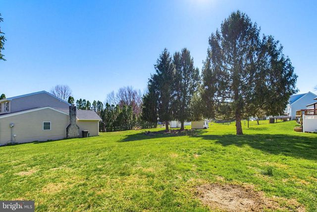 2655 HEMLOCK DR, Columbia, PA 17512