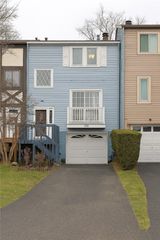 3195 Camberly Dr, Hampton, PA 15044