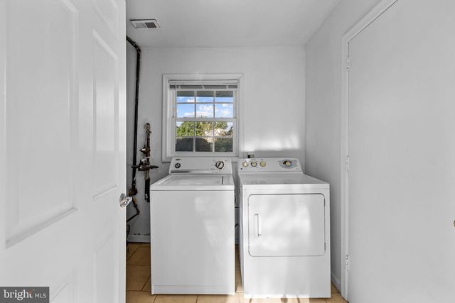 4001 MIDDLE RIDGE DR, Fairfax, VA 22033
