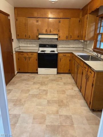 3428 Collins BLVD, Chesapeake, VA 23321