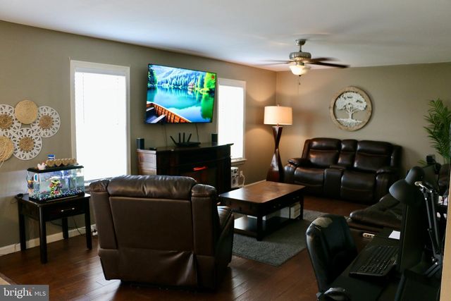 134 TWIN CREEKS DR, Jonestown, PA 17038