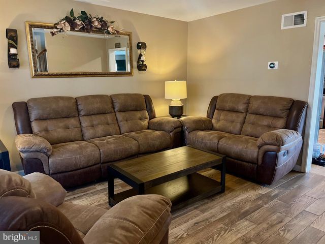 134 TWIN CREEKS DR, Jonestown, PA 17038