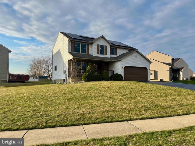 134 TWIN CREEKS DR, Jonestown, PA 17038