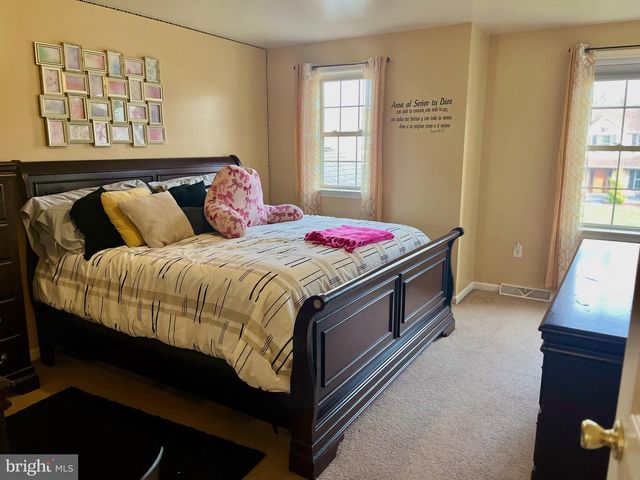 134 TWIN CREEKS DR, Jonestown, PA 17038