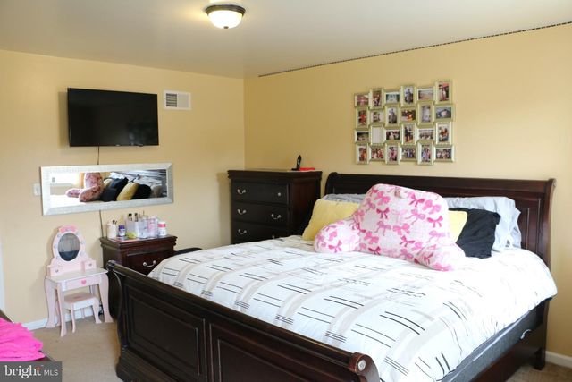 134 TWIN CREEKS DR, Jonestown, PA 17038