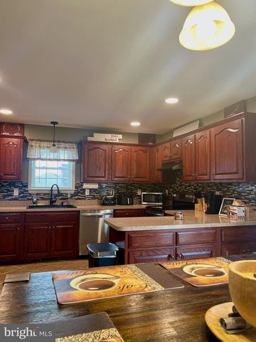 134 TWIN CREEKS DR, Jonestown, PA 17038