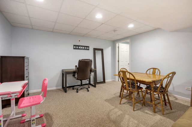 1832 Stirling Lane, Montgomery, IL 60538