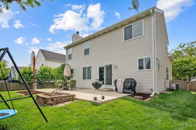 1832 Stirling Lane, Montgomery, IL 60538