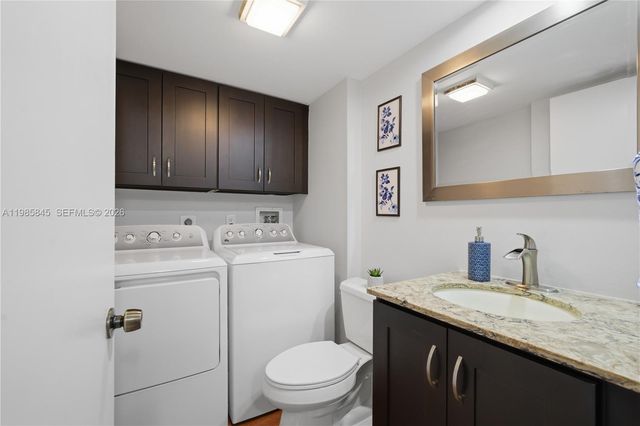 752 NW 98th Way, Plantation, FL 33324