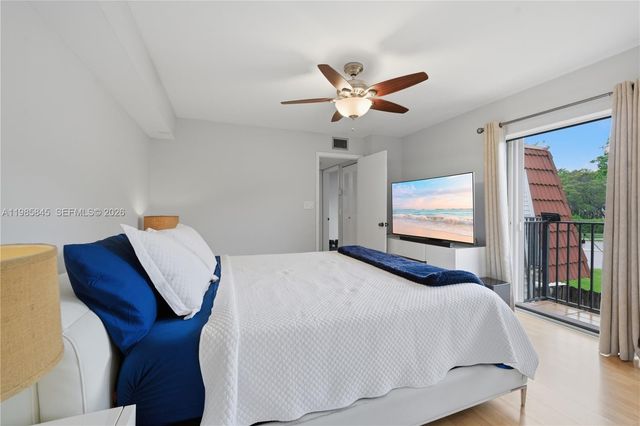 752 NW 98th Way, Plantation, FL 33324