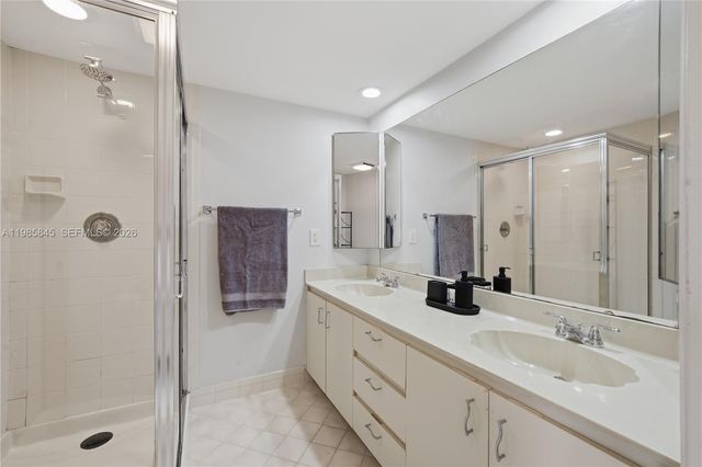 752 NW 98th Way, Plantation, FL 33324