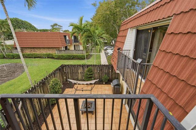 752 NW 98th Way, Plantation, FL 33324