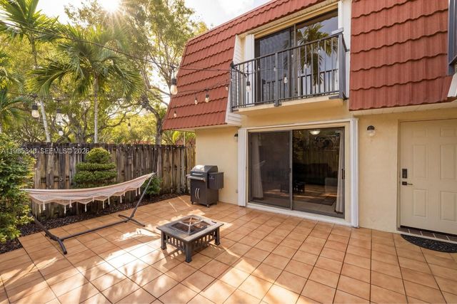 752 NW 98th Way, Plantation, FL 33324