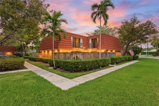 752 NW 98th Way, Plantation, FL 33324