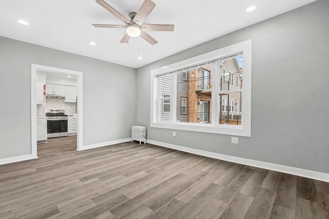 2950 W waveland Avenue 1, Chicago, IL 60618