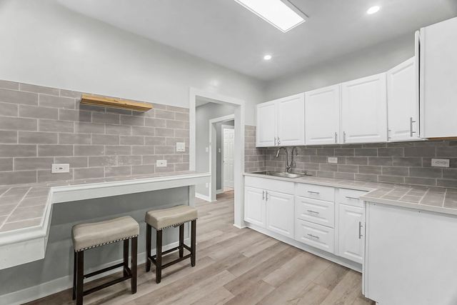 2950 W waveland Avenue 1, Chicago, IL 60618