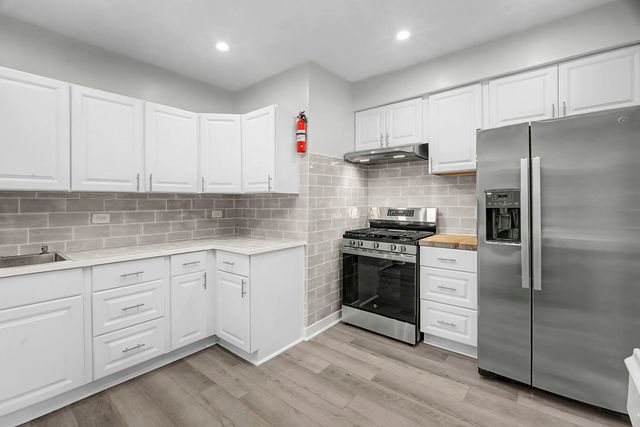 2950 W waveland Avenue 1, Chicago, IL 60618