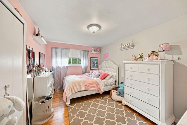 30505 Freda Drive, Warren, MI 48093