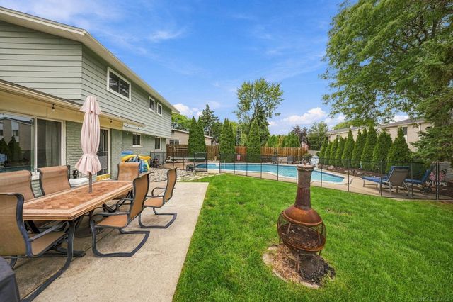 30505 Freda Drive, Warren, MI 48093