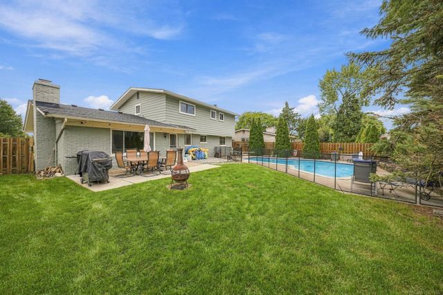 30505 Freda Drive, Warren, MI 48093