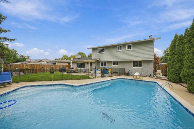 30505 Freda Drive, Warren, MI 48093