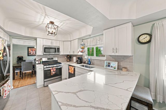 30505 Freda Drive, Warren, MI 48093