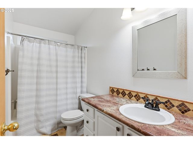 15694 Se UPMAN Way, Damascus, OR 97089