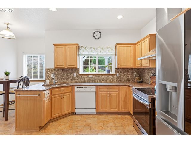 15694 Se UPMAN Way, Damascus, OR 97089