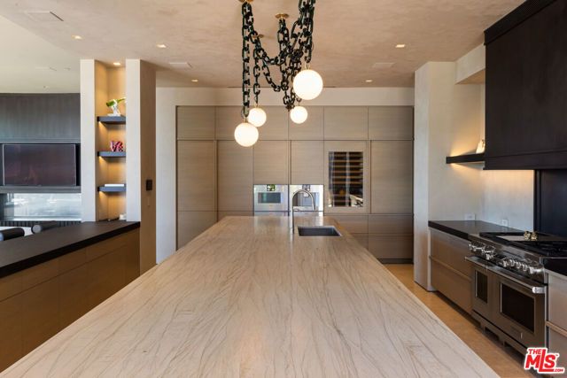 1616 Blue Jay Way, Los Angeles, CA 90069