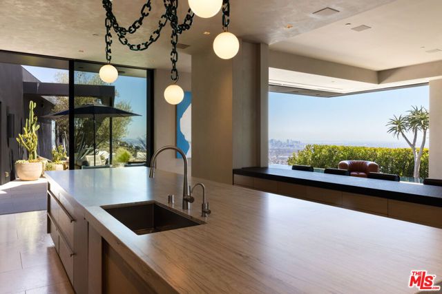 1616 Blue Jay Way, Los Angeles, CA 90069