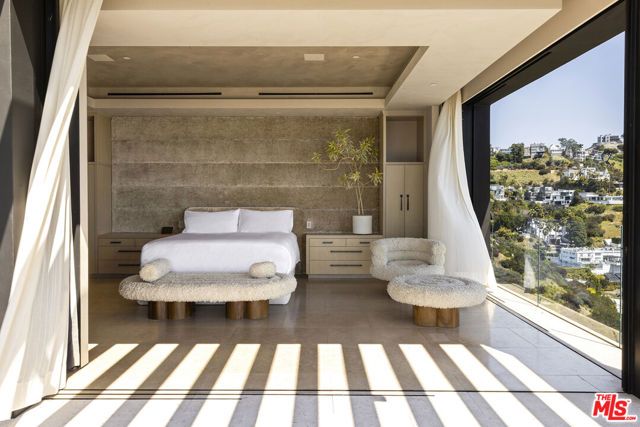 1616 Blue Jay Way, Los Angeles, CA 90069