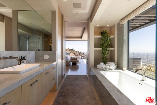 1616 Blue Jay Way, Los Angeles, CA 90069