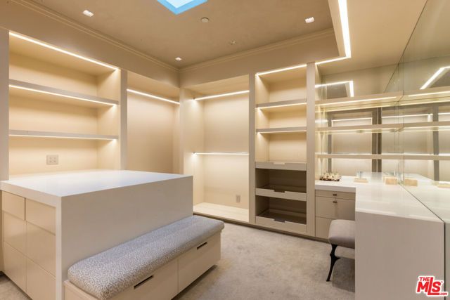 1616 Blue Jay Way, Los Angeles, CA 90069