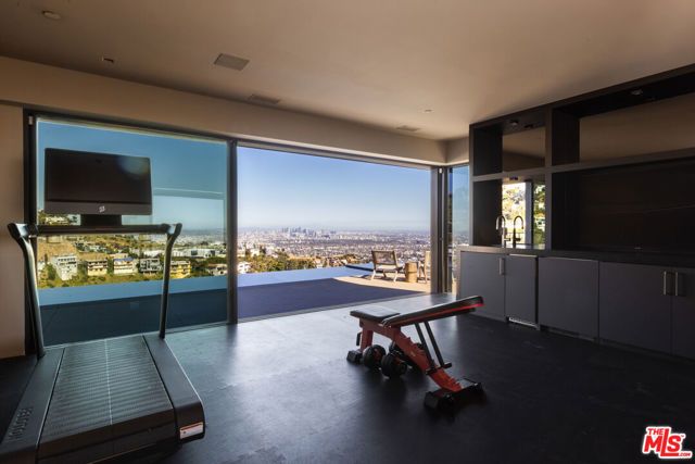 1616 Blue Jay Way, Los Angeles, CA 90069