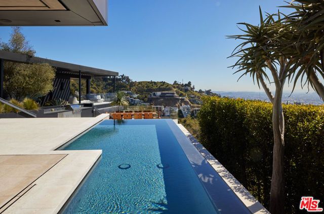1616 Blue Jay Way, Los Angeles, CA 90069