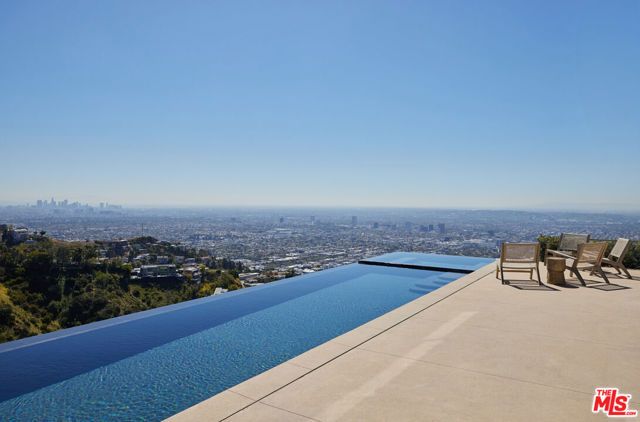 1616 Blue Jay Way, Los Angeles, CA 90069