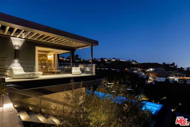 1616 Blue Jay Way, Los Angeles, CA 90069