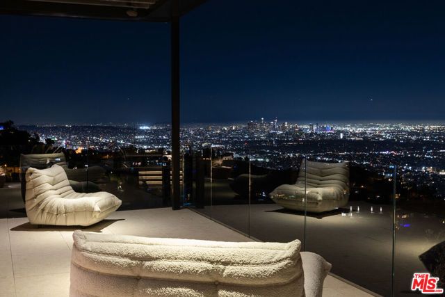 1616 Blue Jay Way, Los Angeles, CA 90069
