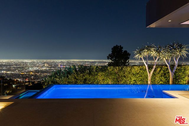 1616 Blue Jay Way, Los Angeles, CA 90069