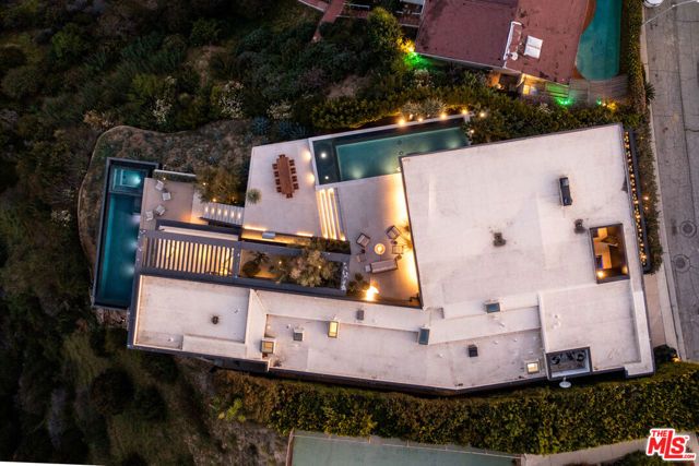 1616 Blue Jay Way, Los Angeles, CA 90069
