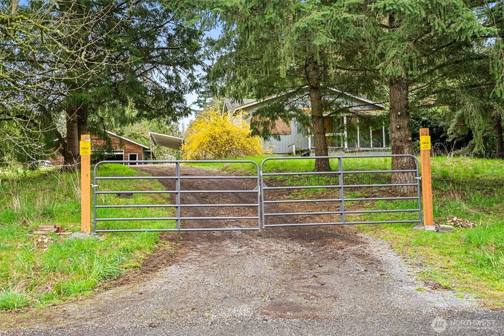 15421 50th Avenue E, Tacoma, WA 98446