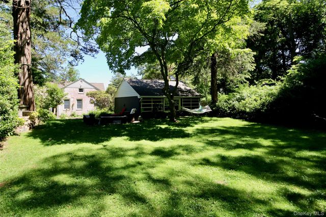 18 Cedar Drive, Huntington, NY 11743