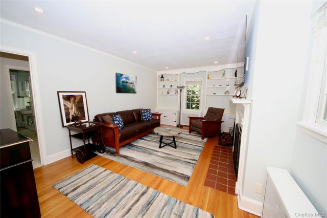 18 Cedar Drive, Huntington, NY 11743