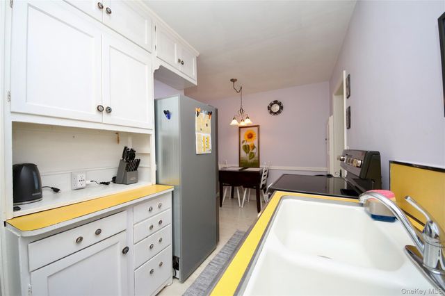 18 Cedar Drive, Huntington, NY 11743