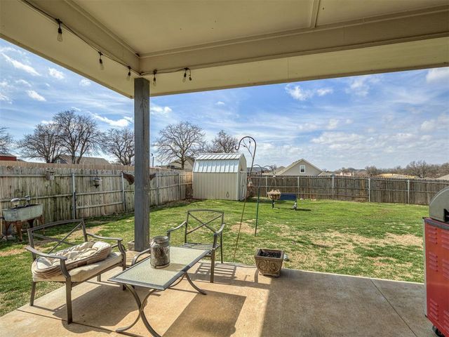 15952 Prairie Rose Drive, Mcloud, OK 74851