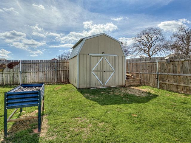15952 Prairie Rose Drive, Mcloud, OK 74851