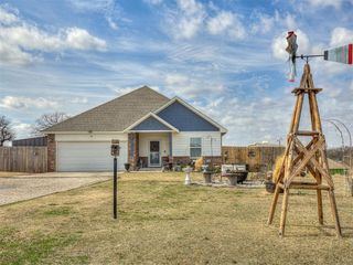 15952 Prairie Rose Drive, Mcloud, OK 74851