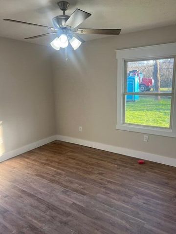 324 Shopville Road, Somerset, KY 42503