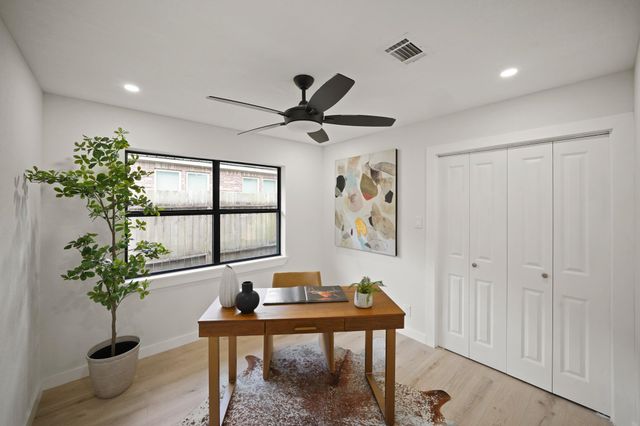 4813 Hummingbird Street, Houston, TX 77035